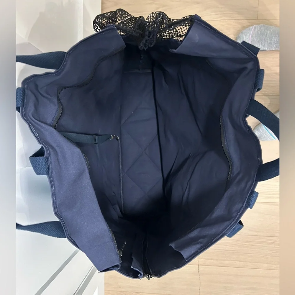 Dog tote bag for medium size dogs! (< 35 lbs)